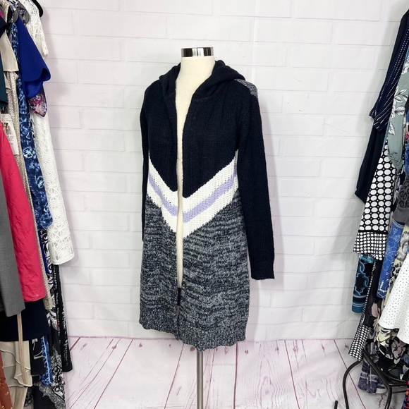 |•CHRISTOPHER & BANKS•| Long Cozy Hooded Cardigan Size Small - Picture 3 of 6